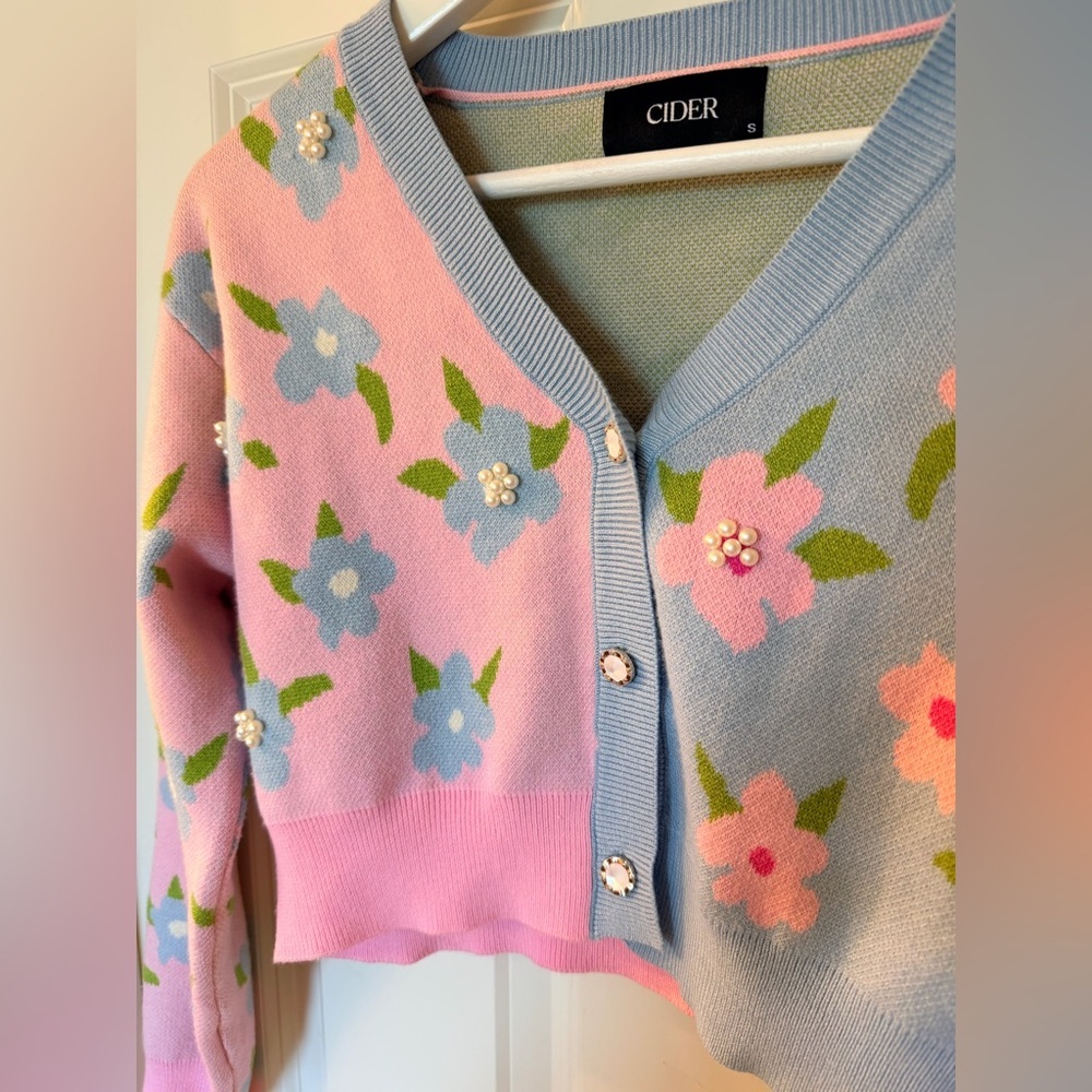 Cider Women's Floral Cropped Cardigan - Pink and Blue with pearl beading - Picture 2 of 3
